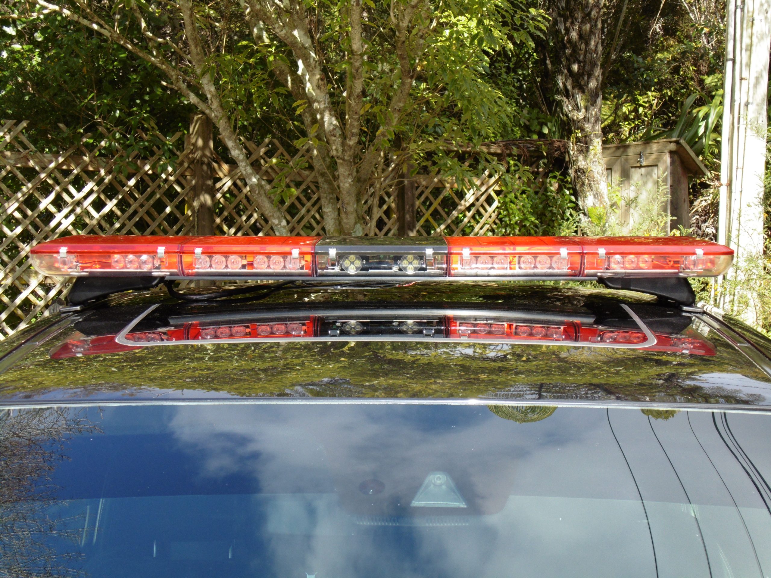SPECTRA RED LED LIGHTBAR & 100W SIREN UNIT