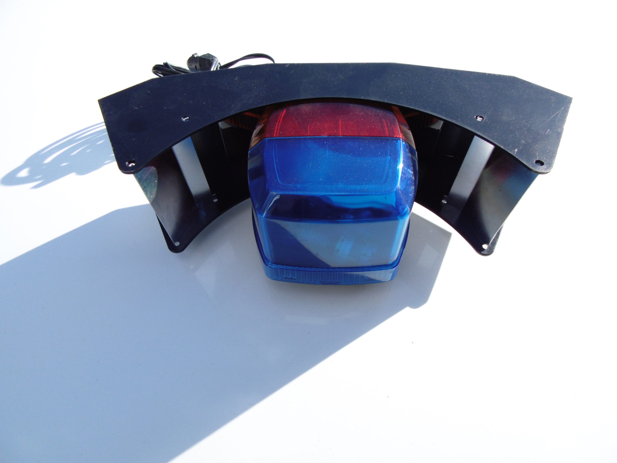 FEDERAL FIREBEAM RED/BLUE MAGNETIC MOUNT BEACON - Image 2