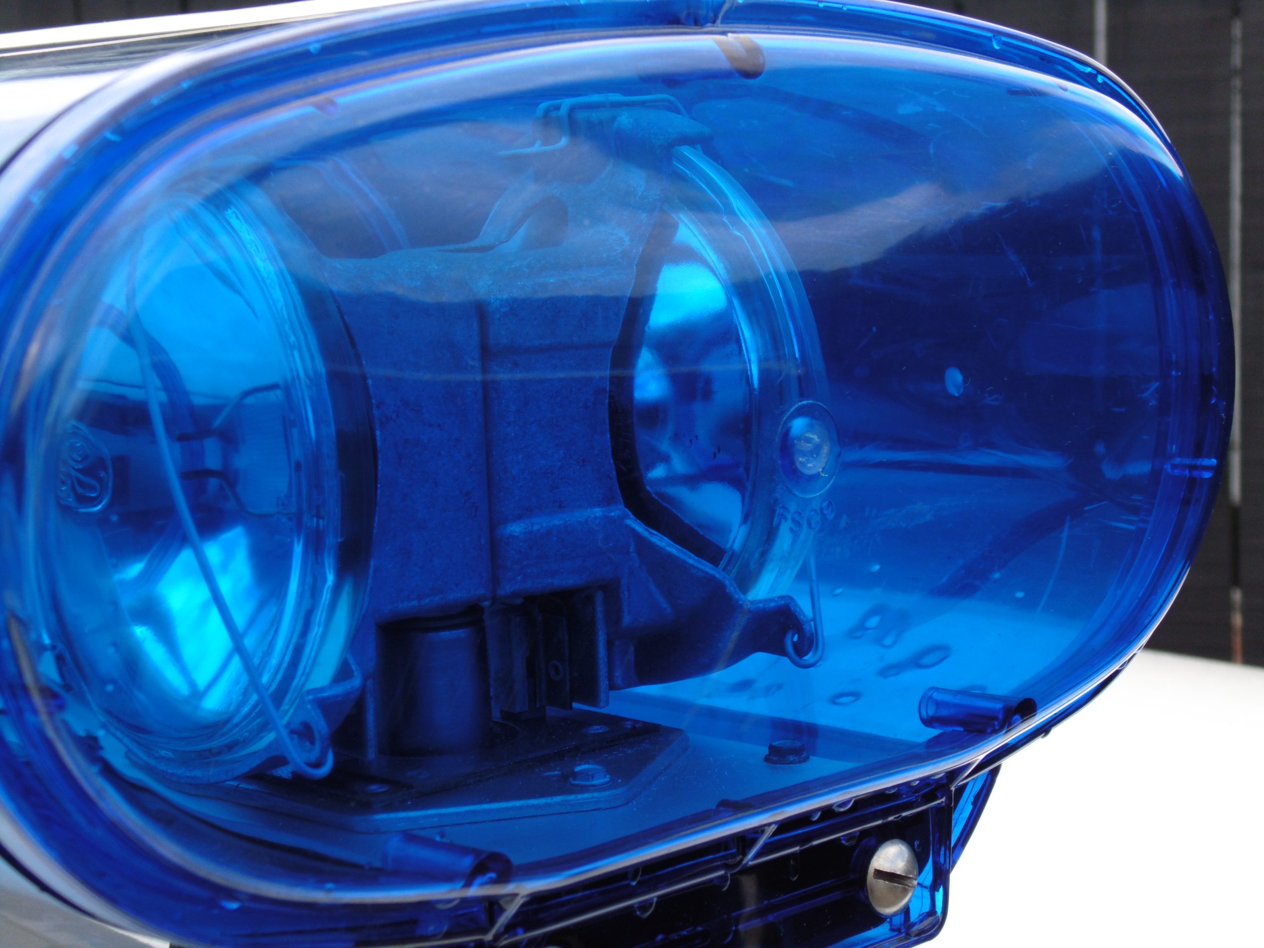 FEDERAL SIGNAL AERODYNIC RED/BLUE LIGHTBAR - Image 2